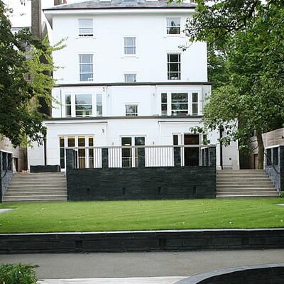 Walkout garden